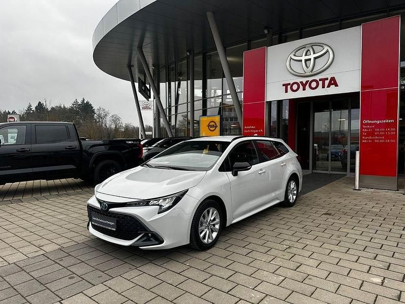 Gebraucht Toyota Corolla Business Edition 140 PS (102 kW) 2025 Grau Kombi