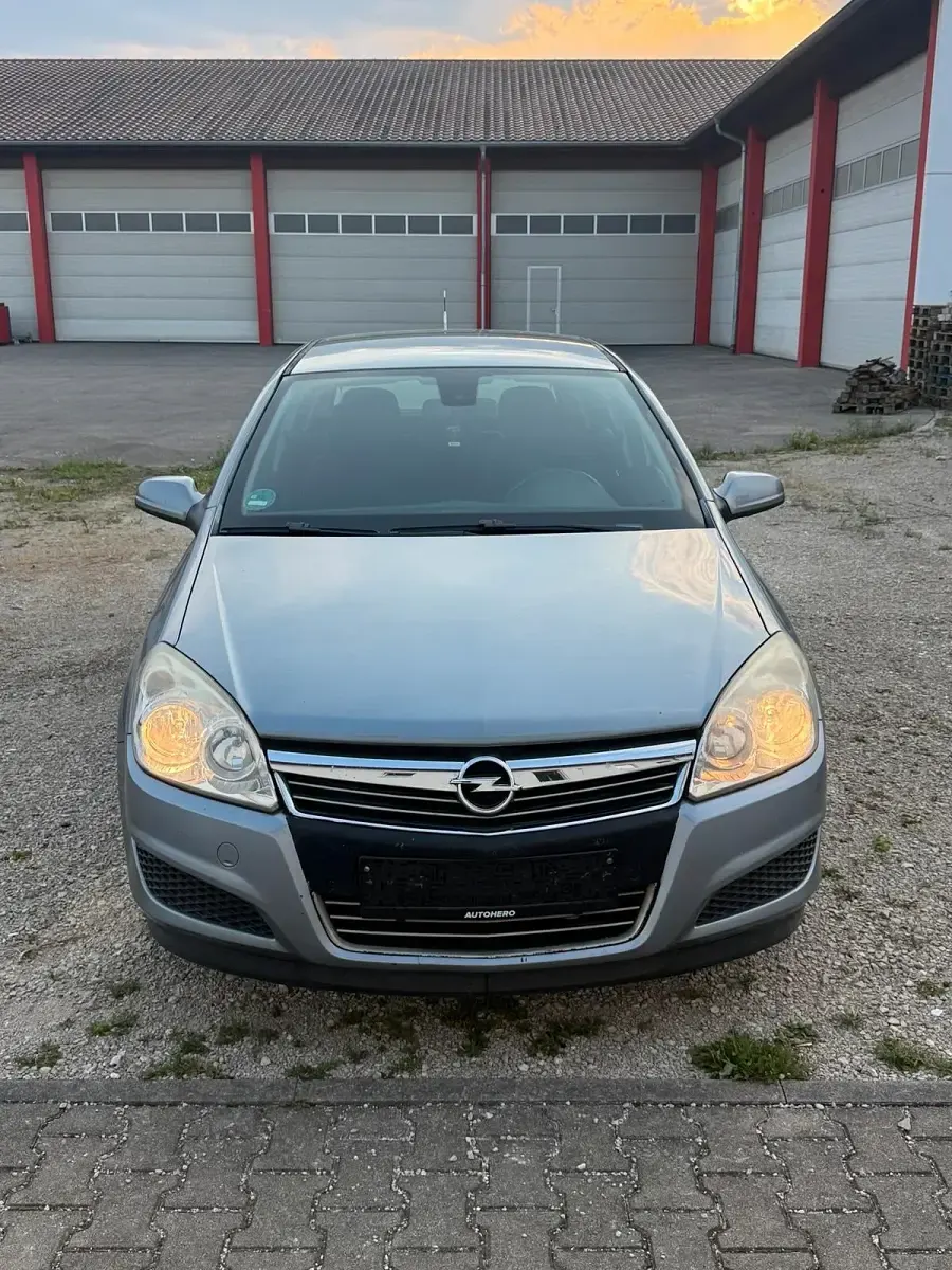 Gebraucht Opel Astra 110 PS (80 kW) 2007 Limousine