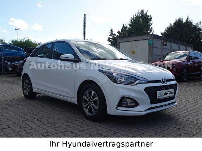 Andere Gebraucht 2019 Hyundai i20 Trend Limousine | 11.450 € (Etwas zu teuer) - Bild 1/4