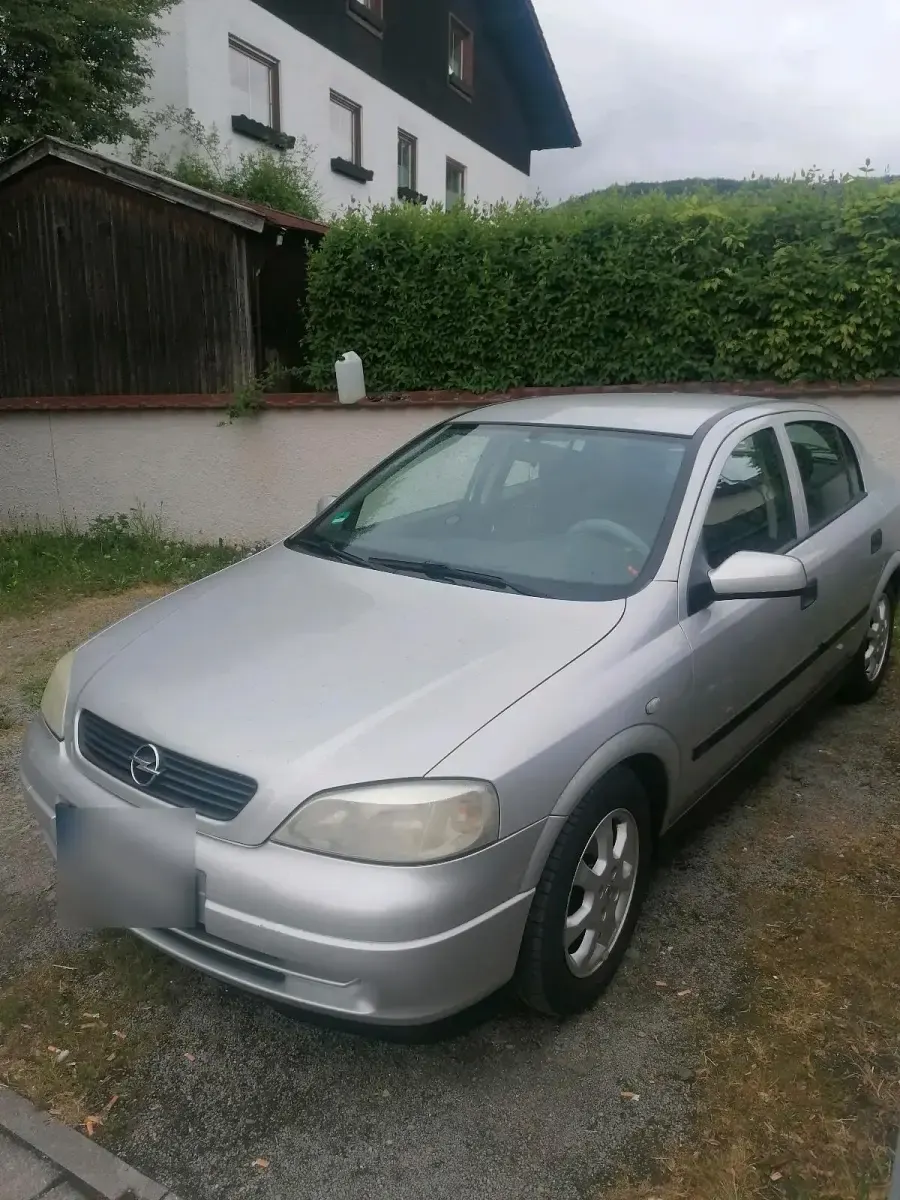 Gebraucht Opel Astra 84 PS (61 kW) 2002 Silber Limousine
