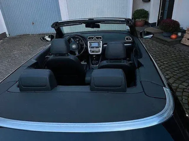 Gebraucht VW Eos 122 PS (89 kW) 2010 Schwarz Cabrio