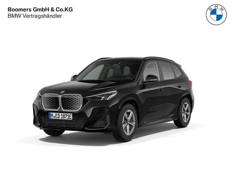 Schwarz Neu 2025 BMW iX1 M Sport SUV | 52.990 € (Fairer Preis) - Bild 1/4