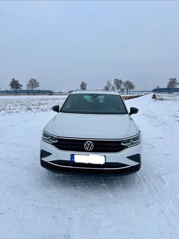 Gebraucht VW Tiguan Active 150 PS (110 kW) 2021 Weiß SUV