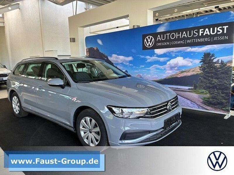 Silber Gebraucht 2022 VW Passat Kombi | 23.350 € (Superpreis) - Bild 1/4