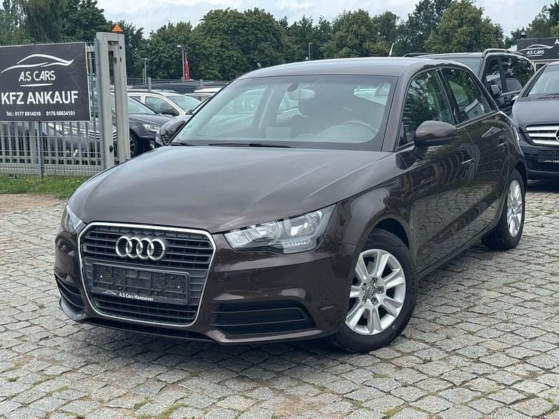Braun Gebraucht 2014 Audi A1 Sportback Ambiente Kleinwagen | 8.990 € (Fairer Preis) - Bild 1/4