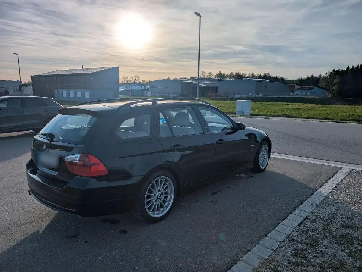 Second-hand BMW 318 122 CP (89 kW) 2006 Negru Break
