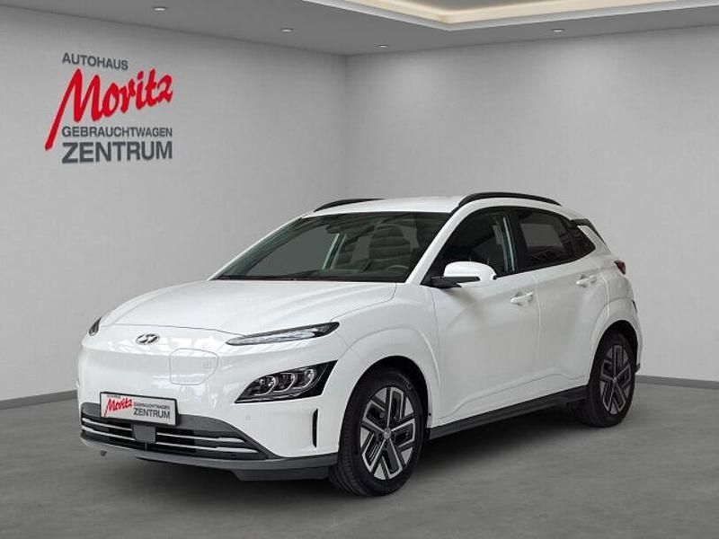 Weiss Gebraucht 2022 Hyundai Kona Prime SUV | 22.980 € (Fairer Preis) - Bild 1/4