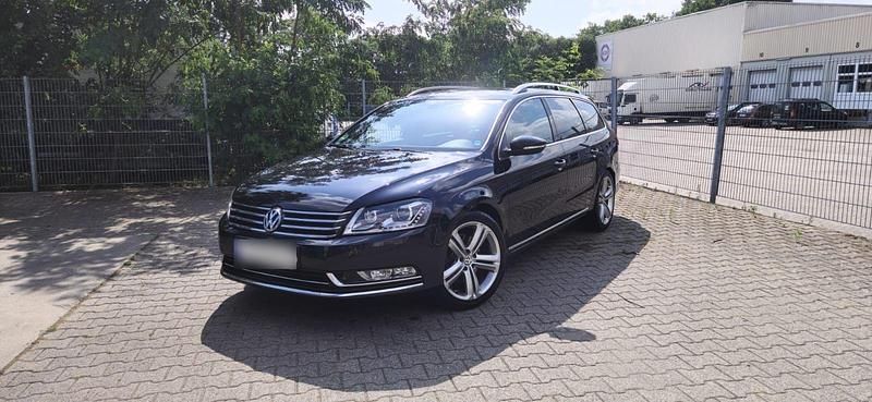 Gebraucht VW Passat Highline 140 PS (102 kW) 2014 Schwarz Kombi