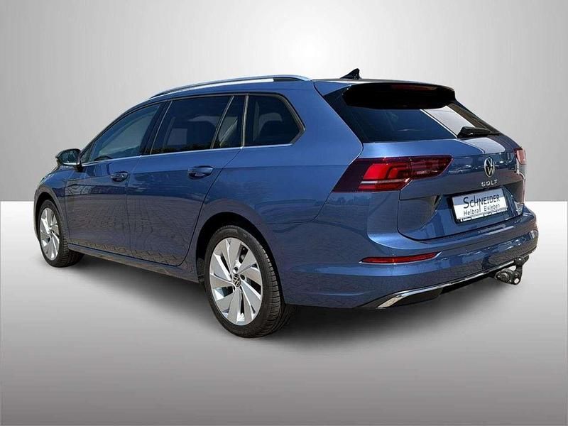 Gebraucht VW Golf VIII Style 150 PS (110 kW) 2024 Anemonenblau (metallic) Kombi