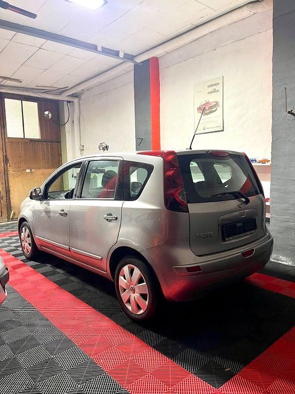 Gebraucht Nissan Note Acenta 88 PS (64 kW) 2011 Silber Kleinwagen