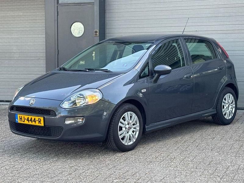 Grau Gebraucht 2015 Fiat Punto Evo Street Kleinwagen | 2.250 € (Etwas zu teuer) - Bild 1/4