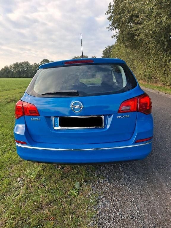 Gebraucht Opel Astra Exklusiv 140 PS (102 kW) 2015 Schwarz Limousine