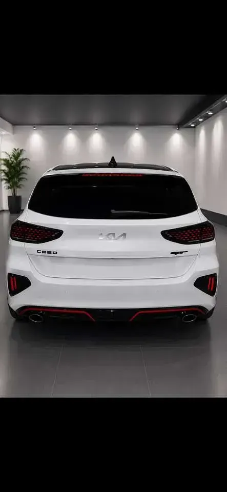 Gebraucht Kia Ceed GT GT 204 PS (150 kW) 2022 Weiß Limousine