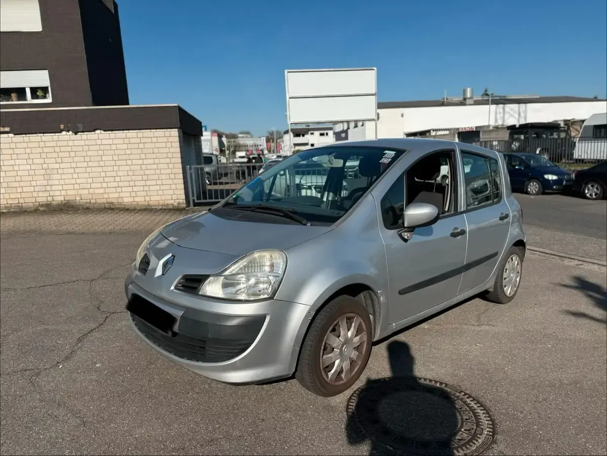 Usata Renault Modus 75 CV (55 kW) 2009 Argento Monovolume