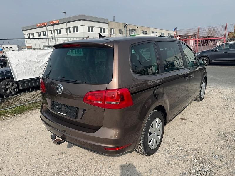 Gebraucht VW Sharan 140 PS (102 kW) 2010 Braun Van / Kleinbus