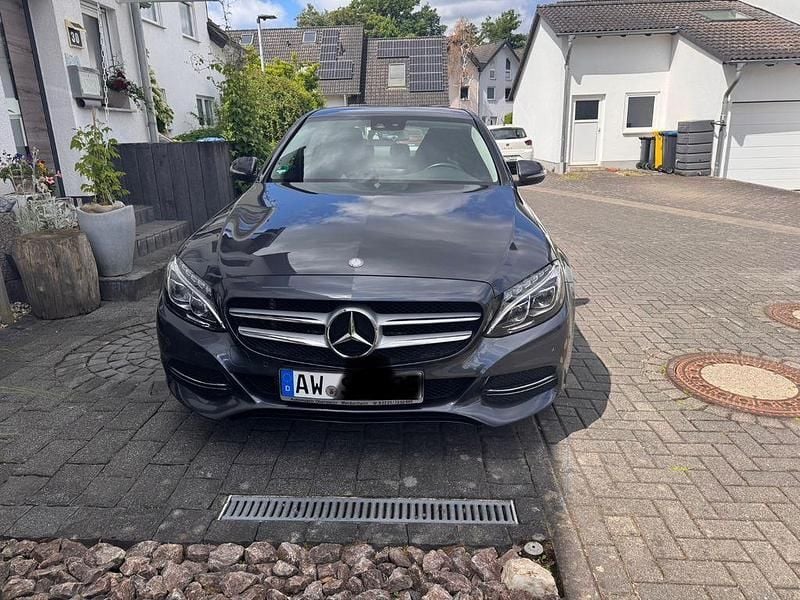 Grau Gebraucht 2014 Mercedes C180 Limousine | 14.500 € (Guter Preis) - Bild 1/4