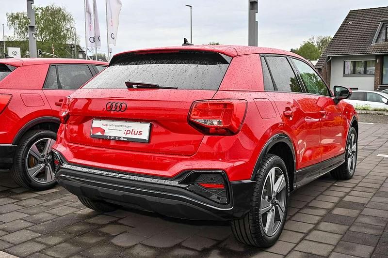 Gebraucht Audi Q2 S-Line 150 PS (110 kW) 2024 Rot SUV