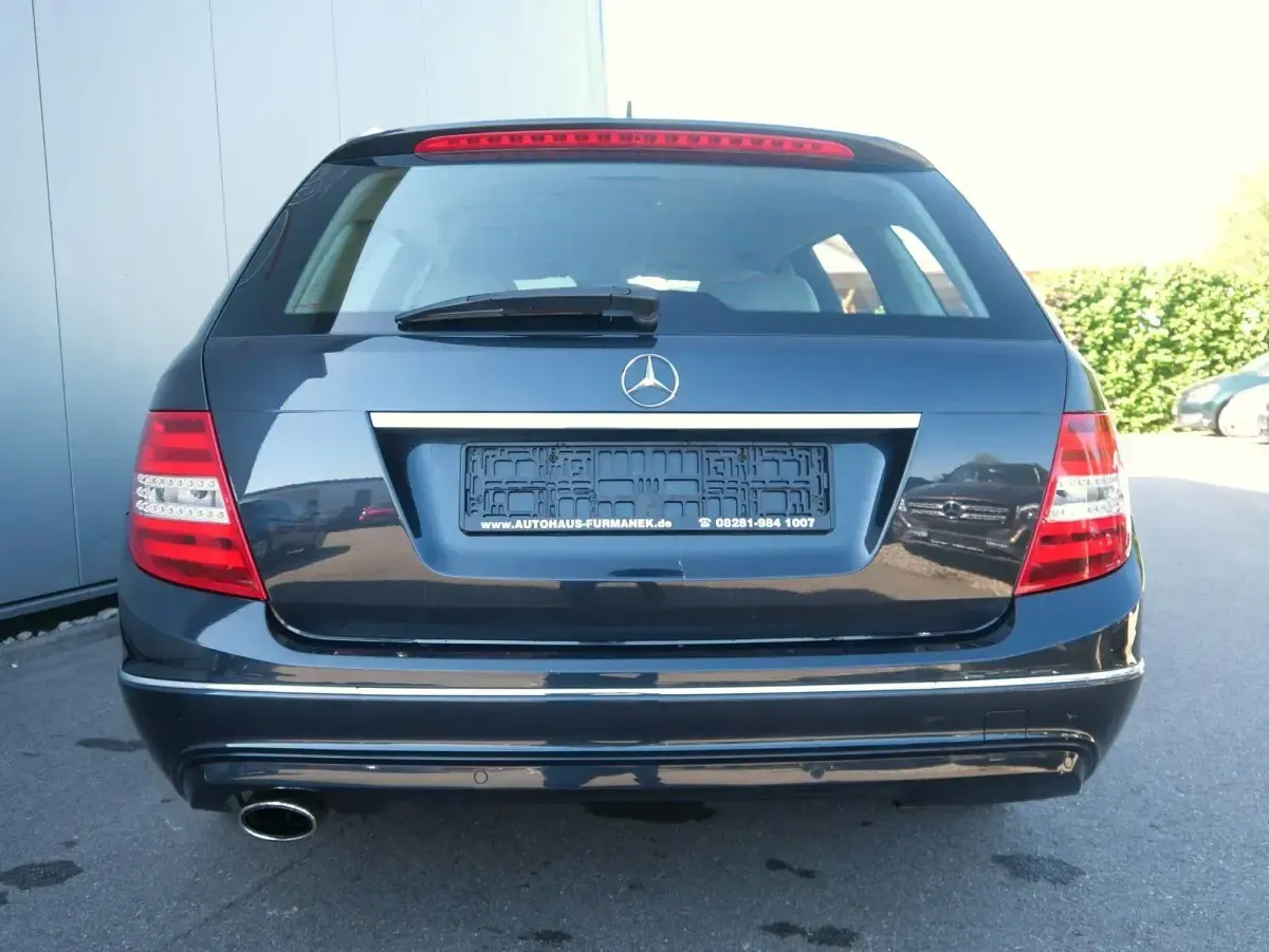 Gebraucht Mercedes C250 Avantgarde 204 PS (150 kW) 2012 Schwarz Kombi