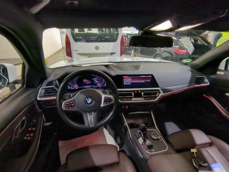 Weiß Gebraucht 2021 BMW 320 Luxury Line Limousine | 26.990 € (Fairer Preis) - Bild 1/2