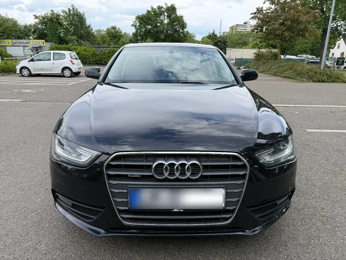 Gebraucht Audi A4 Ambition 177 PS (130 kW) 2014 Schwarz Limousine