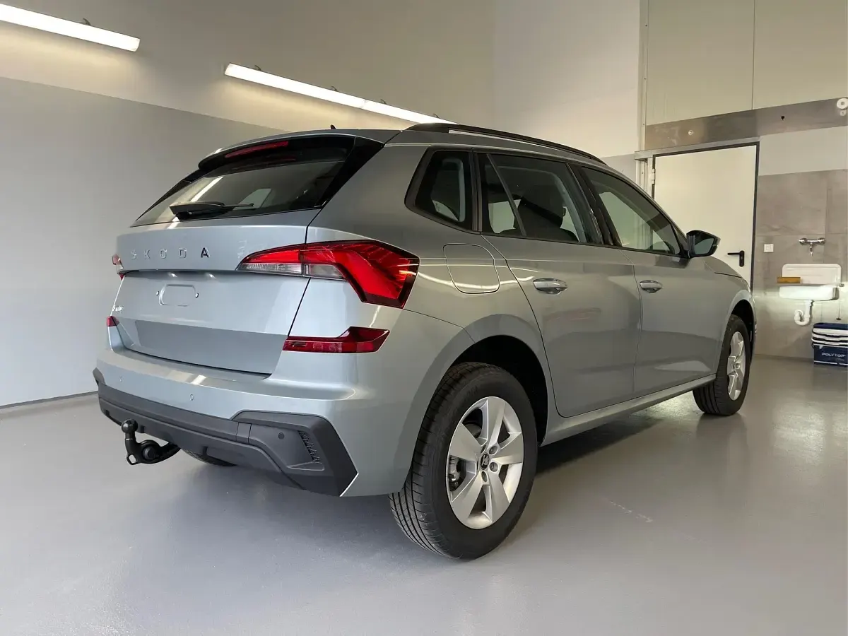Neu Skoda Kamiq 116 PS (85 kW) 2026 [b3b3] smokey diamondsilber metallic SUV