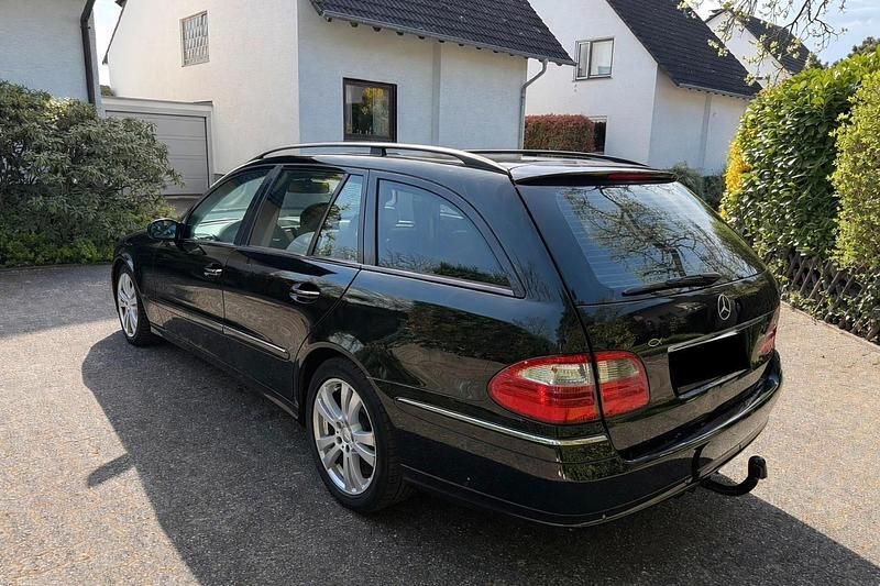 Gebraucht Mercedes E320 204 PS (150 kW) 2004 Schwarz Kombi