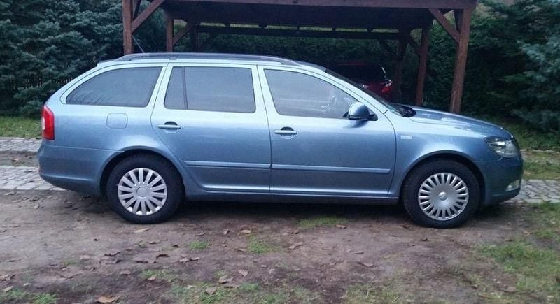 Blau Gebraucht 2011 Skoda Octavia Ambiente Kombi | 3.300 € (Superpreis) - Bild 1/4