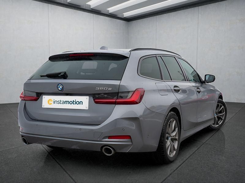Gebraucht BMW 320e 204 PS (150 kW) 2022 Grau Kombi