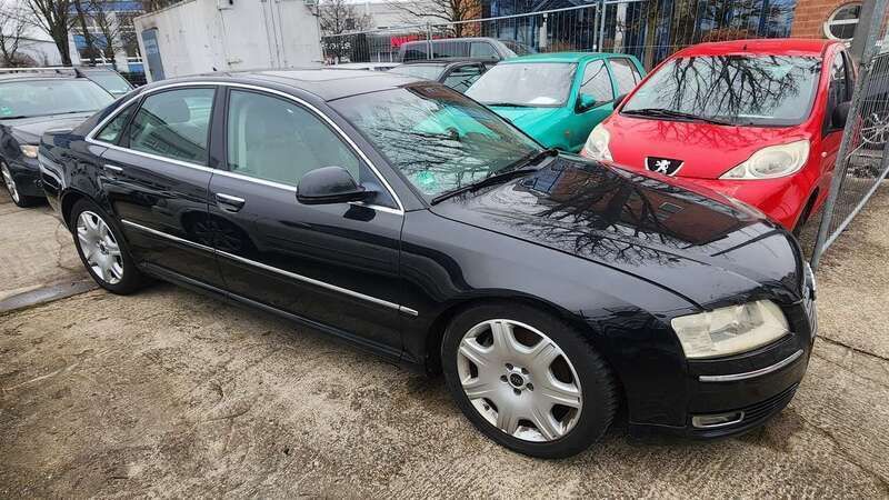 Schwarz Gebraucht 2009 Audi A8 Limousine | 4.300 € - Bild 1/4