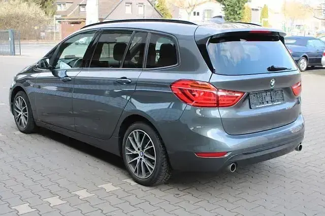 Gebraucht BMW 220 Sport Line 190 PS (139 kW) 2016 Mineralgrau metallic Van / Kleinbus