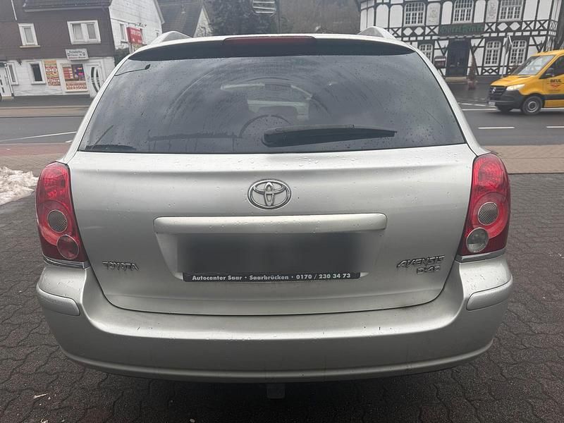 Gebraucht Toyota Avensis 177 PS (130 kW) 2007 Silber Kombi