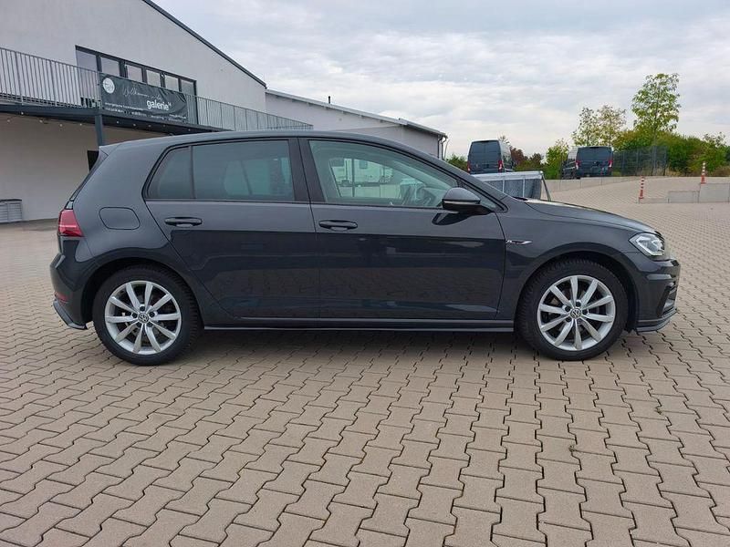 Gebraucht VW Golf VII Highline 150 PS (110 kW) 2019 Grau Limousine