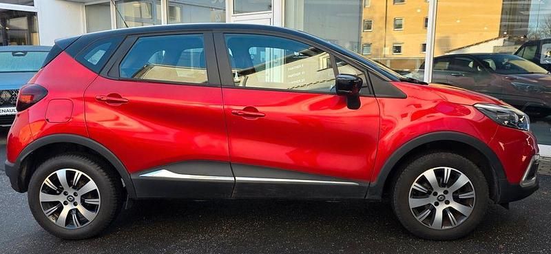 Gebraucht Renault Captur Experience 90 PS (66 kW) 2017 Rot SUV