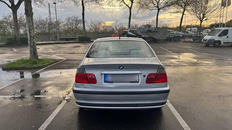 Usata BMW 320 2000 Grigio Berlina