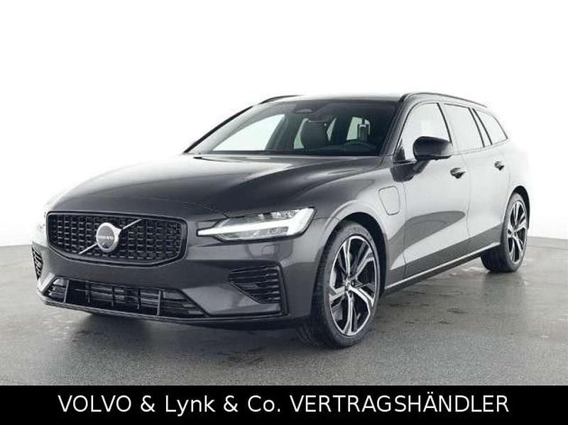 Gebraucht Volvo V60 Plus 349 PS (256 kW) 2025 Platinum grey metallic Kombi