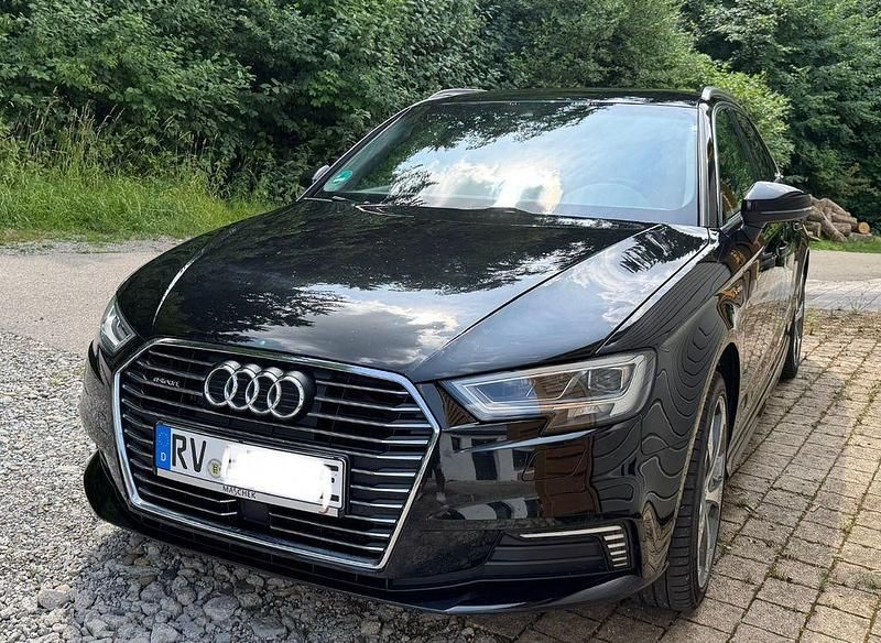 Schwarz Gebraucht 2016 Audi A3 Sportback e-tron Limousine | 15.990 € (Etwas zu teuer) - Bild 1/4