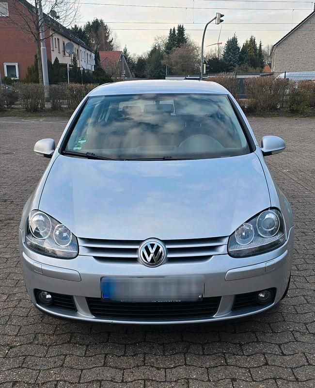 Gebraucht VW Golf V 102 PS (75 kW) 2005 Silber Kleinwagen