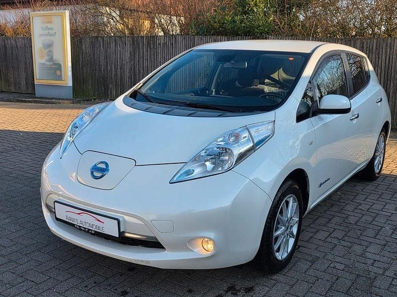 Gebraucht Nissan Leaf Acenta 80 kW (109 PS) 2017 Weiß Kleinwagen