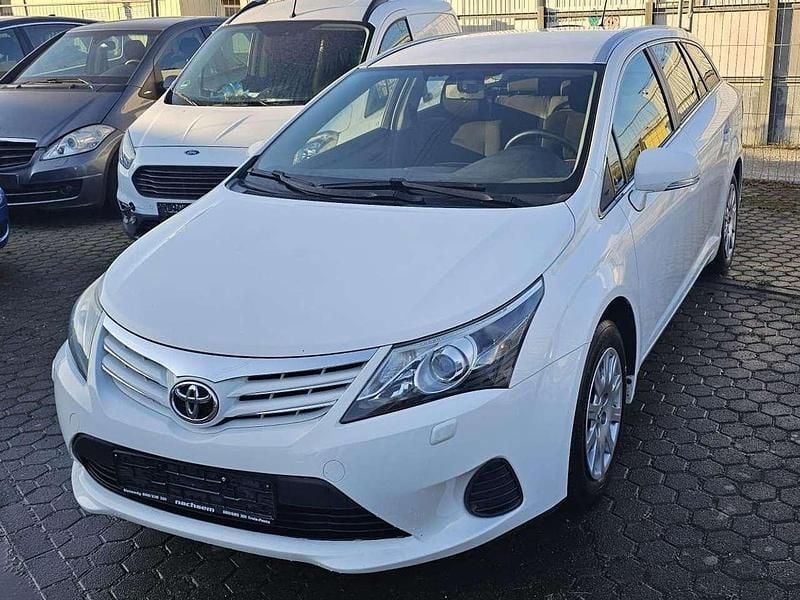 Gebraucht Toyota Avensis Basis 132 PS (97 kW) 2012 Super white 2 Kombi