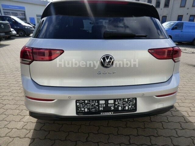 Gebraucht VW Golf VIII Life 131 PS (96 kW) 2020 Silber metallic Limousine