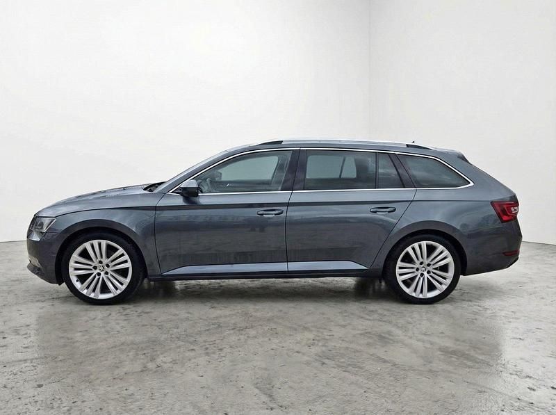 Gebraucht Skoda Superb 190 PS (139 kW) 2017 Grau Kombi