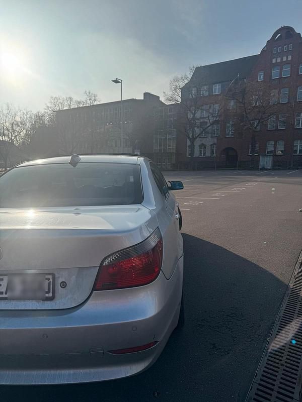 Gebraucht BMW 530 218 PS (160 kW) 2004 Silber Limousine