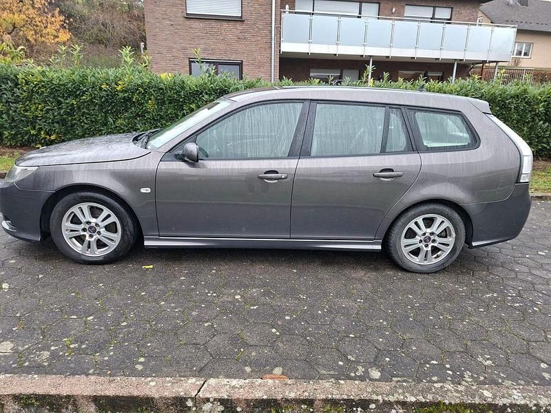Grau Gebraucht 2007 Saab 9-3 Vector Kombi | 4.500 € (Fairer Preis) - Bild 1/4