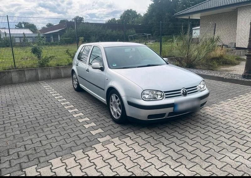 Silber Gebraucht 1999 VW Golf Limousine | 800 € (Superpreis) - Bild 1/4