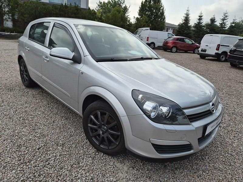 Silber Gebraucht 2004 Opel Astra Kleinwagen | 2.600 € - Bild 1/4