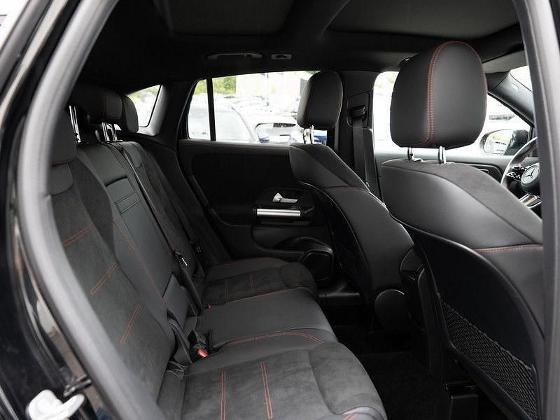 Gebraucht Mercedes GLA200 AMG 163 PS (119 kW) 2024 Schwarz unilack nachtschwarz SUV