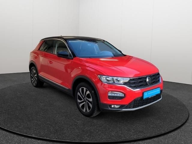 Käytetty VW T-Roc Active 110 HP (80 kW) 2021 Punainen Katumaasturi