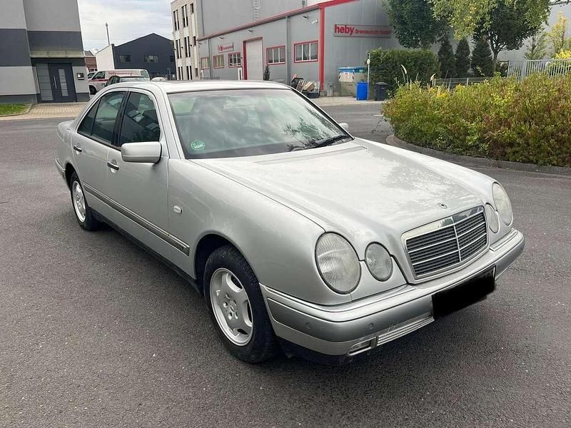 Gebraucht Mercedes E200 Elegance 136 PS (100 kW) 1997 Limousine