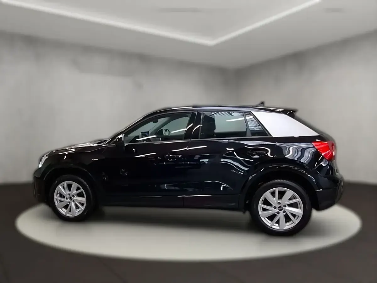 Gebraucht Audi Q2 S-Line 150 PS (110 kW) 2025 Schwarz metallic SUV
