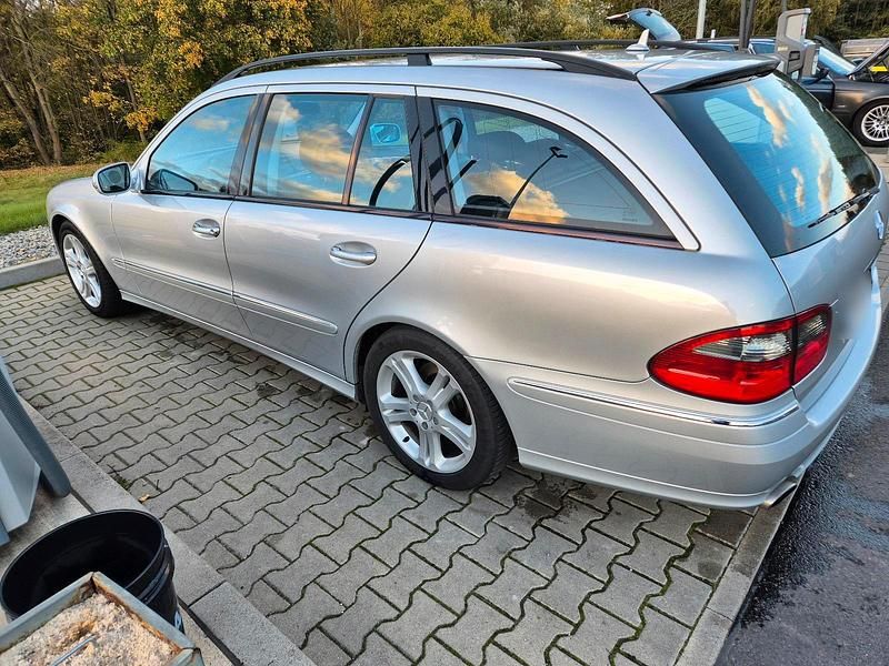 Gebraucht Mercedes E280 Avantgarde 190 PS (139 kW) 2009 Silber Kombi